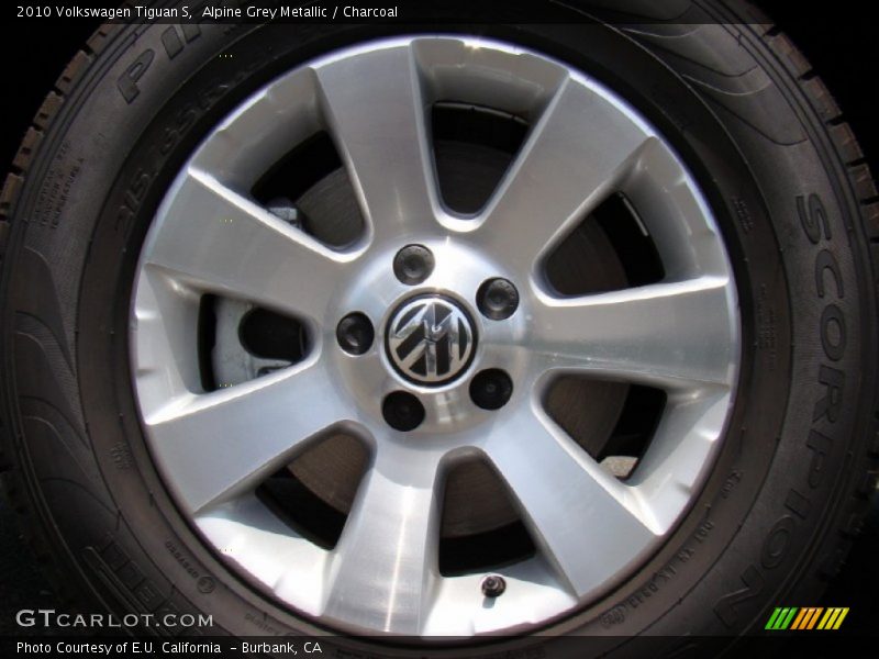 Alpine Grey Metallic / Charcoal 2010 Volkswagen Tiguan S