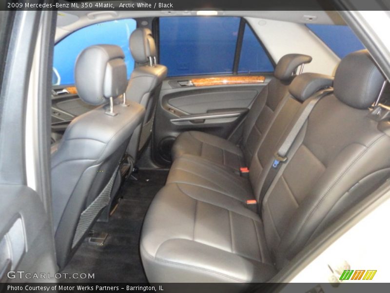 Arctic White / Black 2009 Mercedes-Benz ML 350 4Matic