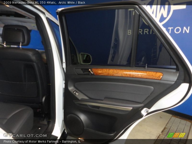 Arctic White / Black 2009 Mercedes-Benz ML 350 4Matic