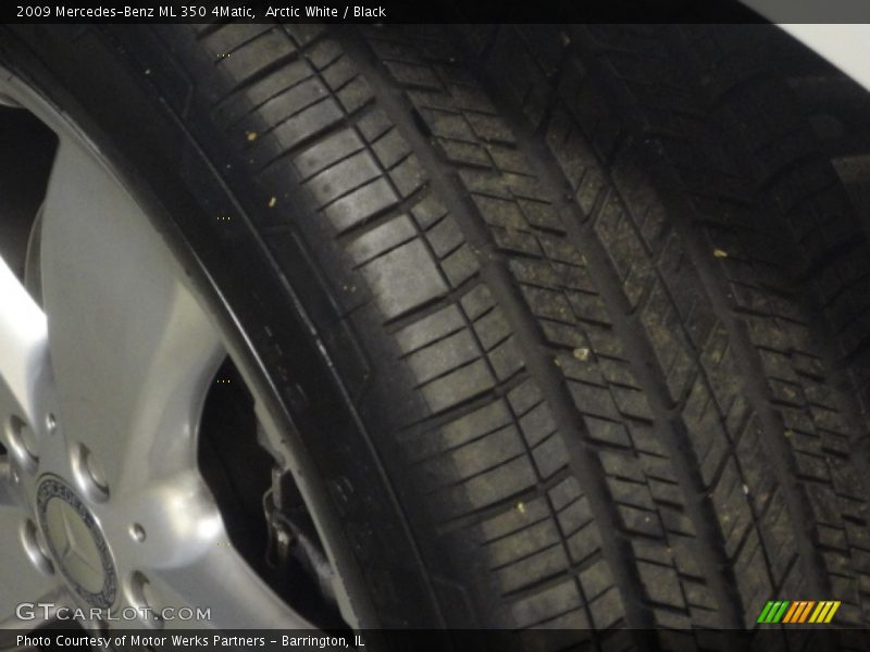 Arctic White / Black 2009 Mercedes-Benz ML 350 4Matic