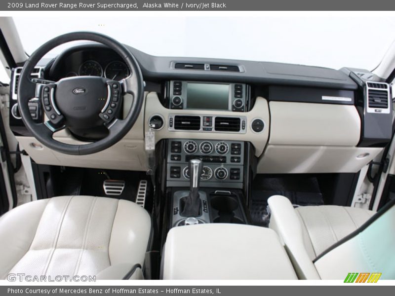 Dashboard of 2009 Range Rover Supercharged