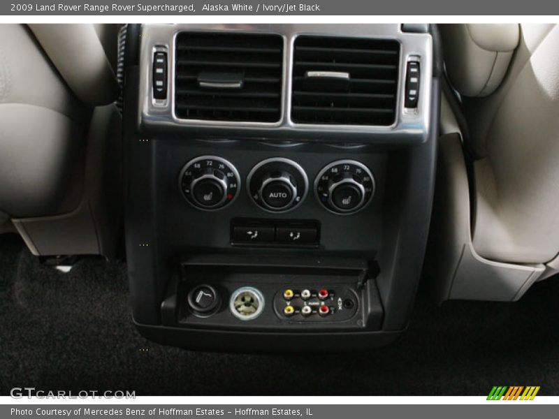 Alaska White / Ivory/Jet Black 2009 Land Rover Range Rover Supercharged