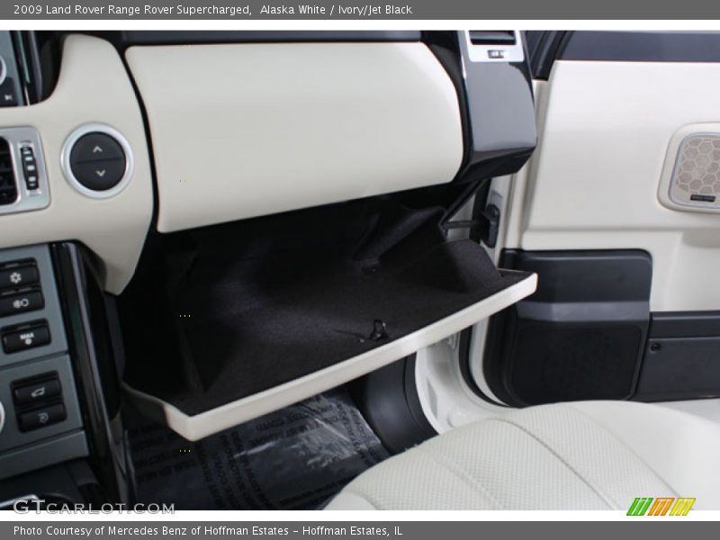 Alaska White / Ivory/Jet Black 2009 Land Rover Range Rover Supercharged