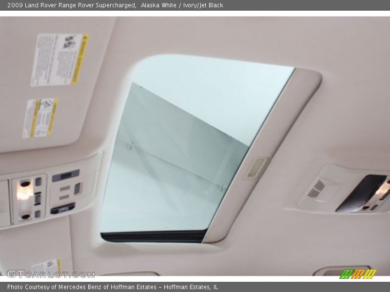 Alaska White / Ivory/Jet Black 2009 Land Rover Range Rover Supercharged