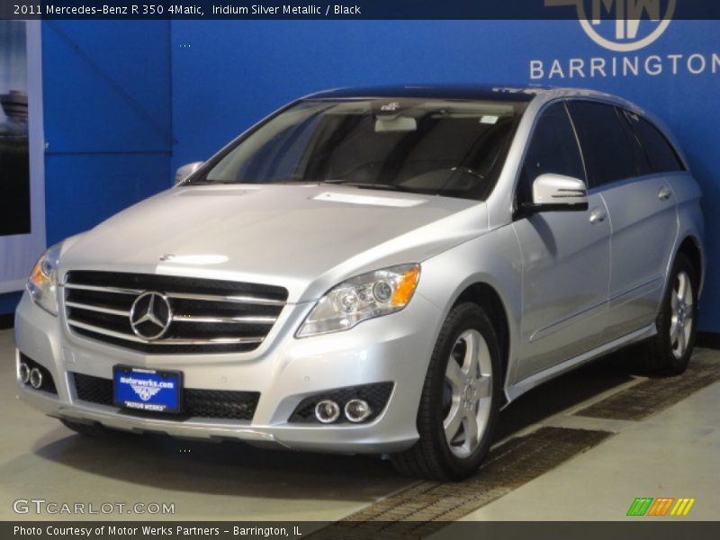 Front 3/4 View of 2011 R 350 4Matic