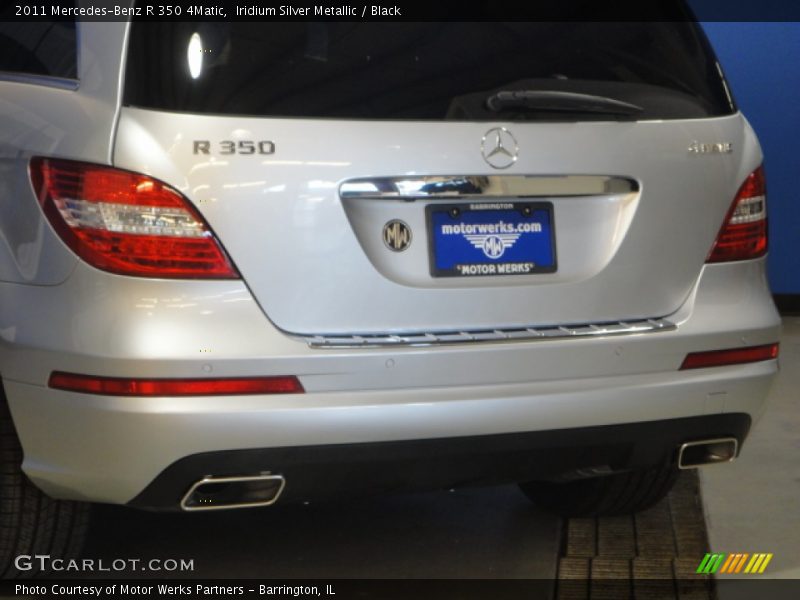 Iridium Silver Metallic / Black 2011 Mercedes-Benz R 350 4Matic