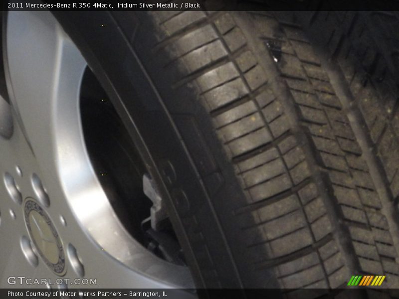 Iridium Silver Metallic / Black 2011 Mercedes-Benz R 350 4Matic