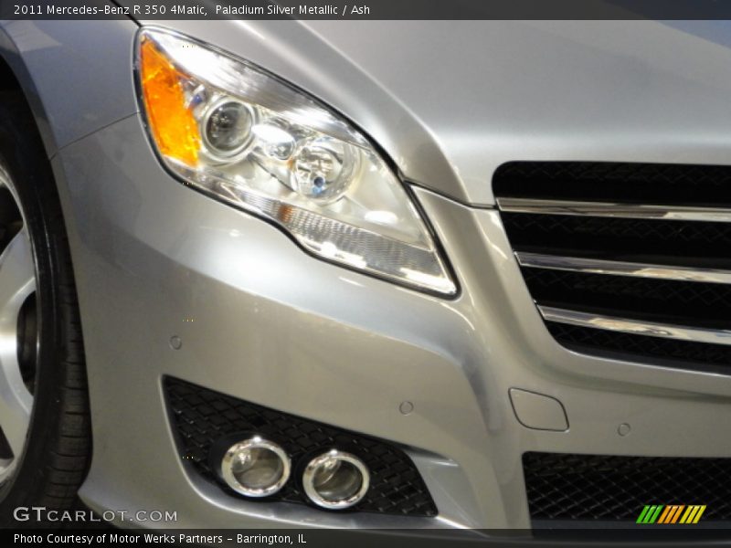 Paladium Silver Metallic / Ash 2011 Mercedes-Benz R 350 4Matic