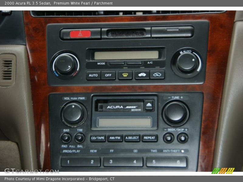 Controls of 2000 RL 3.5 Sedan