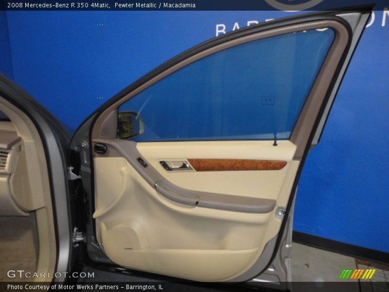 Pewter Metallic / Macadamia 2008 Mercedes-Benz R 350 4Matic