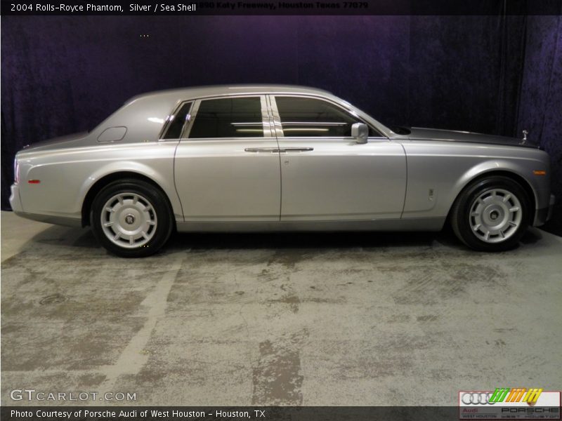Silver / Sea Shell 2004 Rolls-Royce Phantom