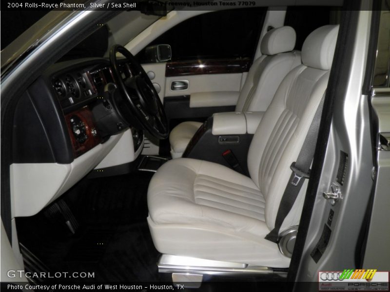 Silver / Sea Shell 2004 Rolls-Royce Phantom