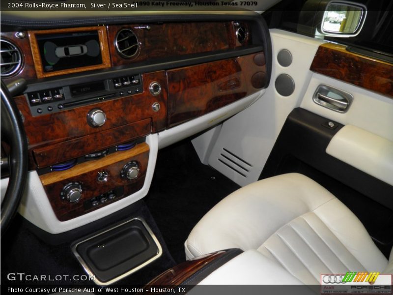 Silver / Sea Shell 2004 Rolls-Royce Phantom