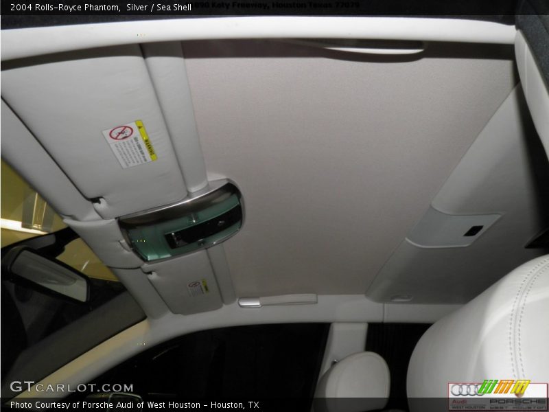Silver / Sea Shell 2004 Rolls-Royce Phantom