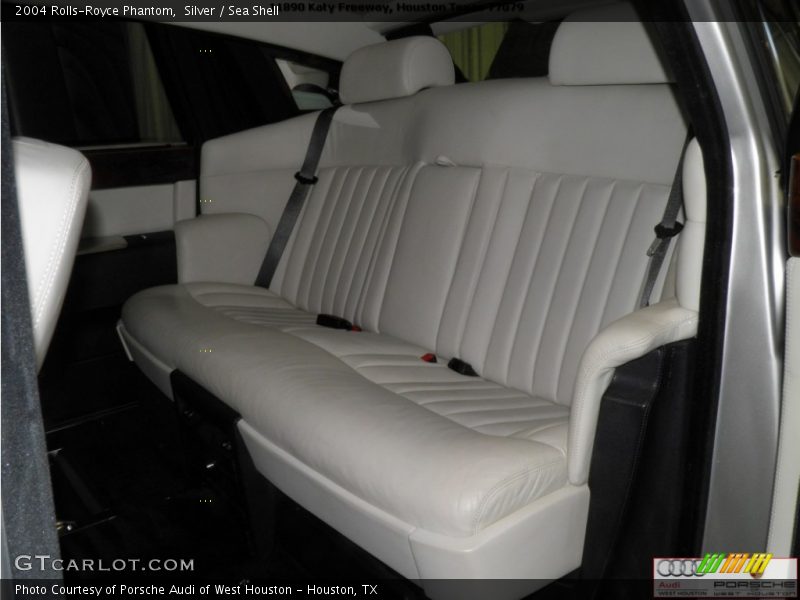 Silver / Sea Shell 2004 Rolls-Royce Phantom