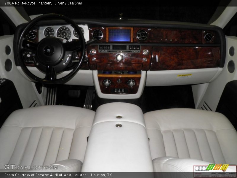Silver / Sea Shell 2004 Rolls-Royce Phantom
