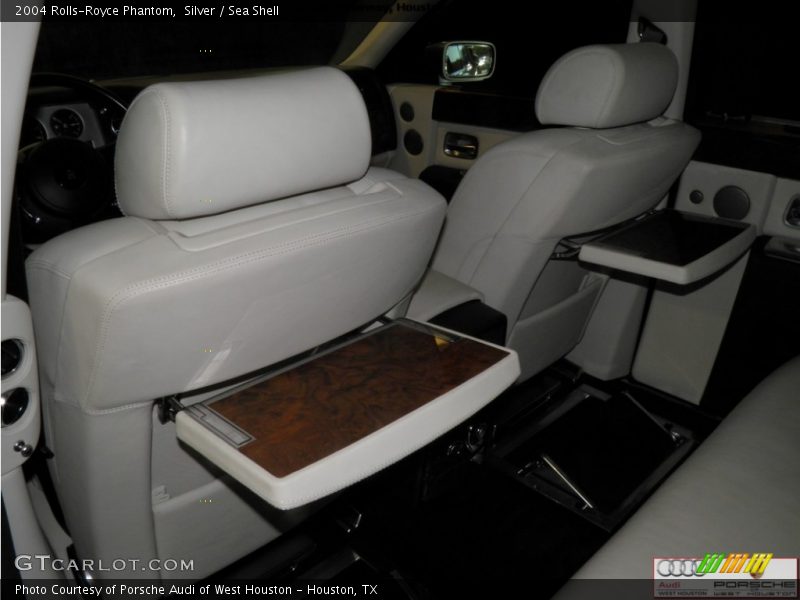 Silver / Sea Shell 2004 Rolls-Royce Phantom