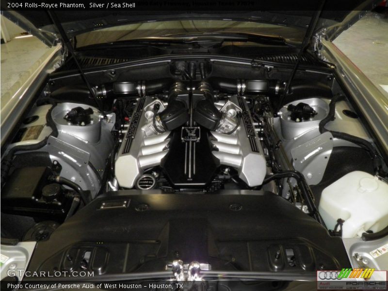 Silver / Sea Shell 2004 Rolls-Royce Phantom