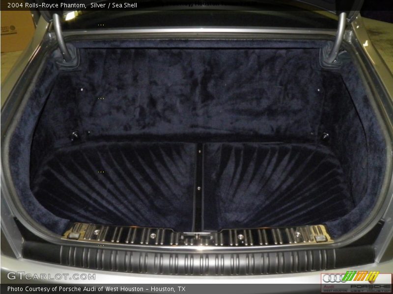 Silver / Sea Shell 2004 Rolls-Royce Phantom