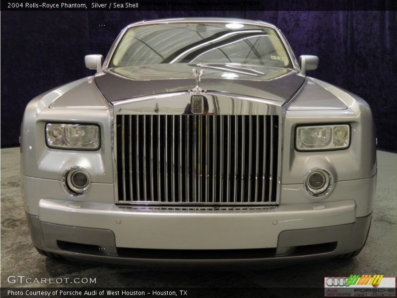 Silver / Sea Shell 2004 Rolls-Royce Phantom