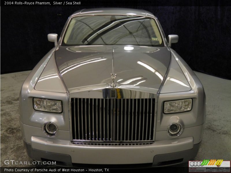 Silver / Sea Shell 2004 Rolls-Royce Phantom