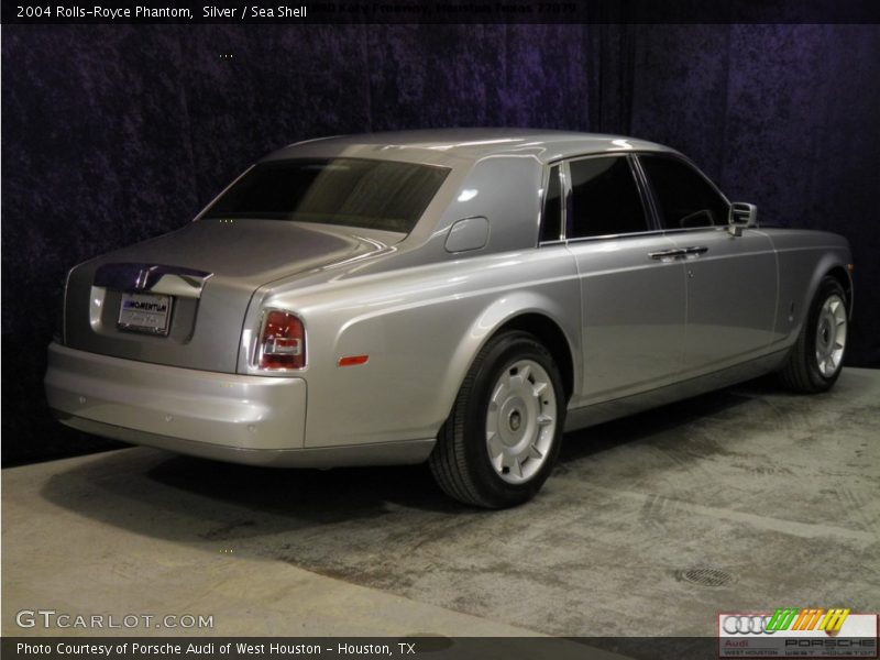 Silver / Sea Shell 2004 Rolls-Royce Phantom