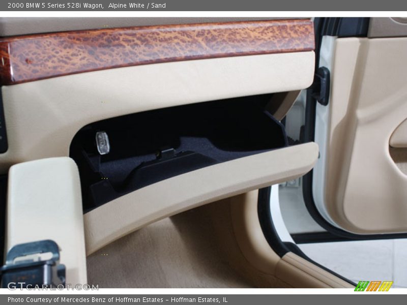 Alpine White / Sand 2000 BMW 5 Series 528i Wagon