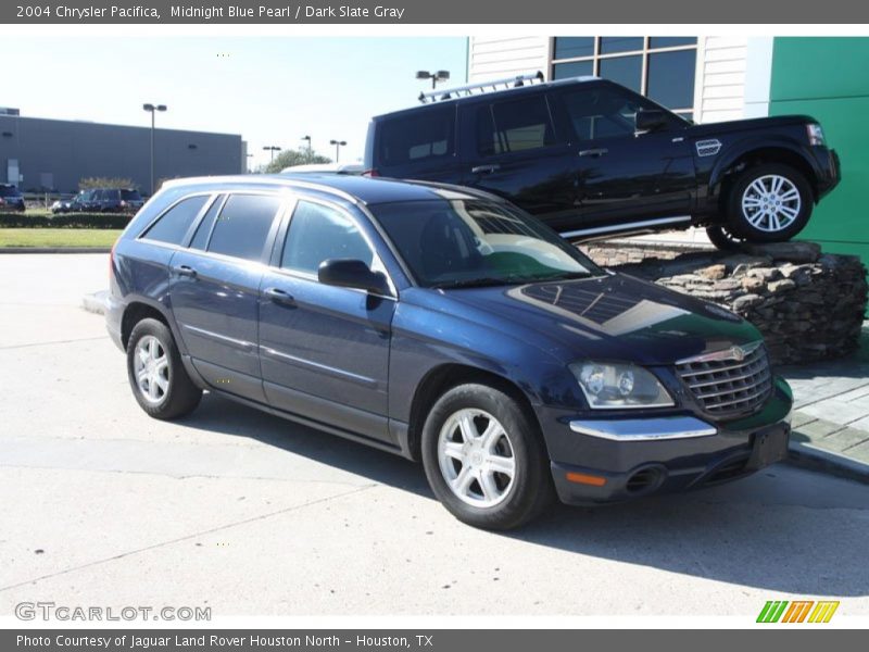 Front 3/4 View of 2004 Pacifica 