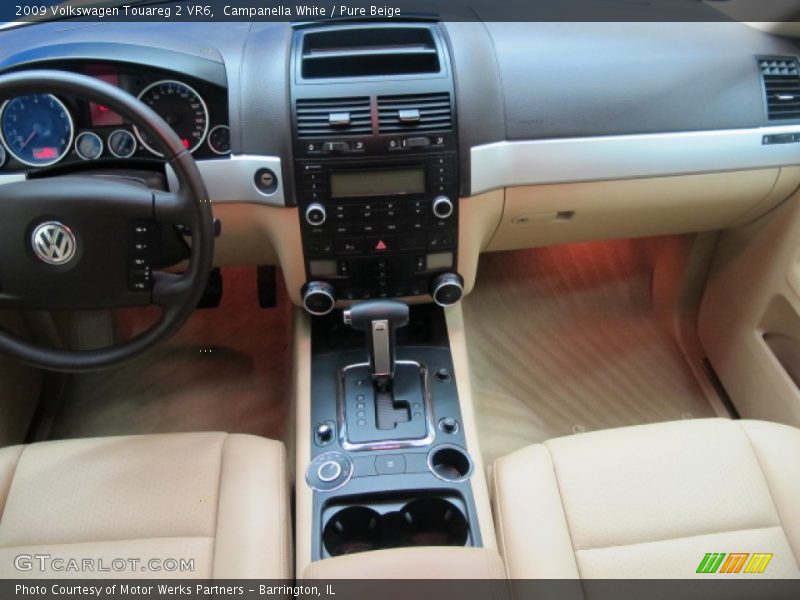Campanella White / Pure Beige 2009 Volkswagen Touareg 2 VR6