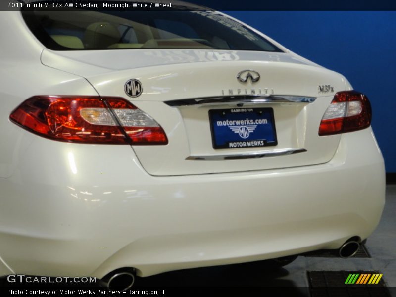 Moonlight White / Wheat 2011 Infiniti M 37x AWD Sedan