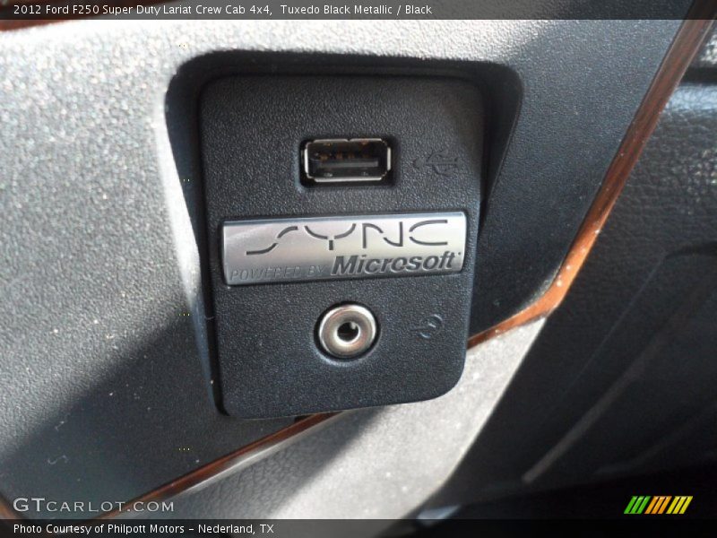 Tuxedo Black Metallic / Black 2012 Ford F250 Super Duty Lariat Crew Cab 4x4
