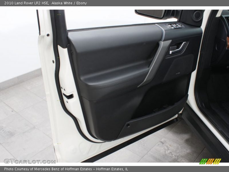 Alaska White / Ebony 2010 Land Rover LR2 HSE