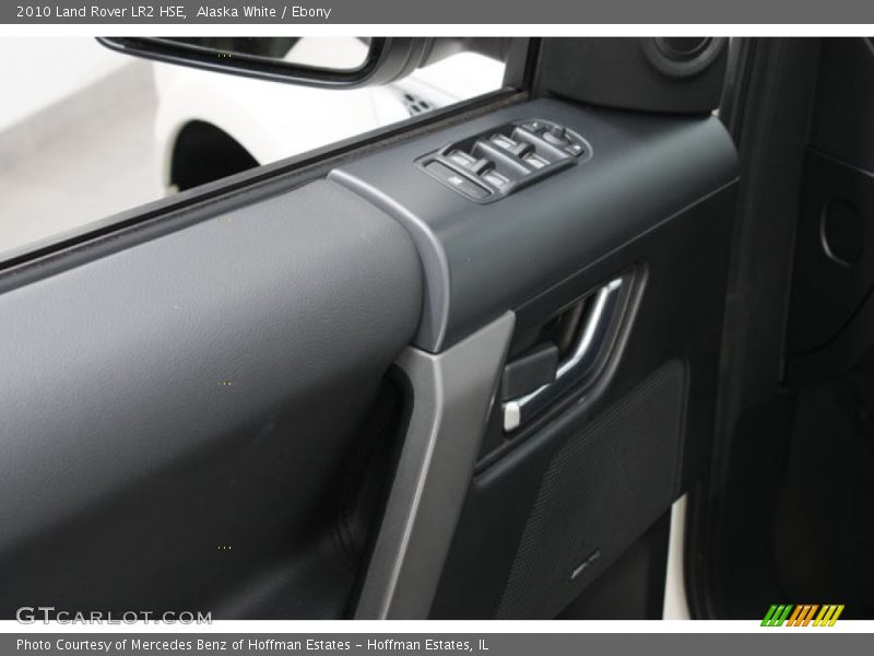 Alaska White / Ebony 2010 Land Rover LR2 HSE