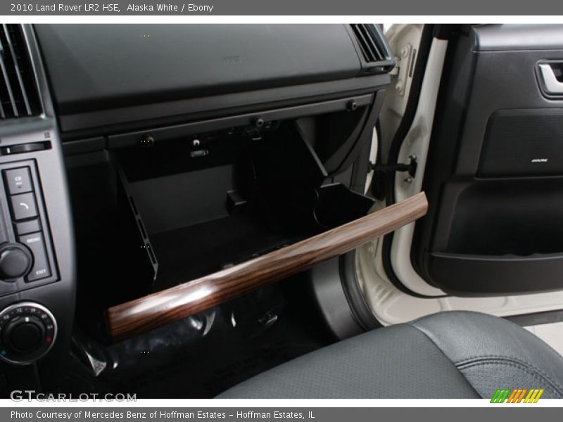 Alaska White / Ebony 2010 Land Rover LR2 HSE