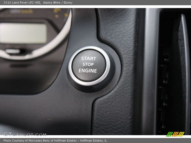 Alaska White / Ebony 2010 Land Rover LR2 HSE