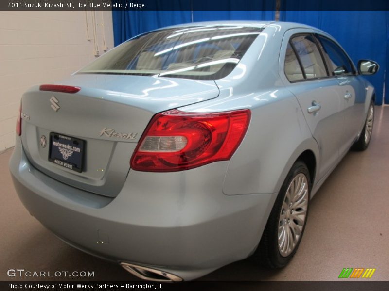 Ice Blue Metallic / Beige 2011 Suzuki Kizashi SE