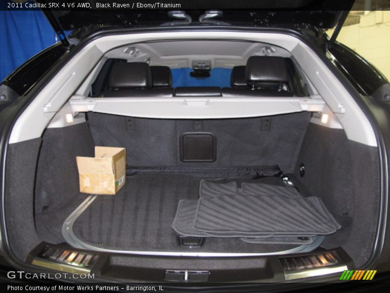  2011 SRX 4 V6 AWD Trunk