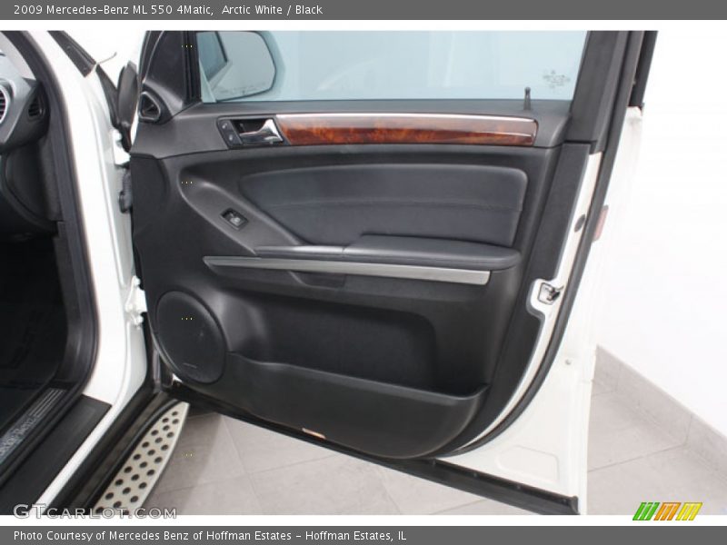 Arctic White / Black 2009 Mercedes-Benz ML 550 4Matic