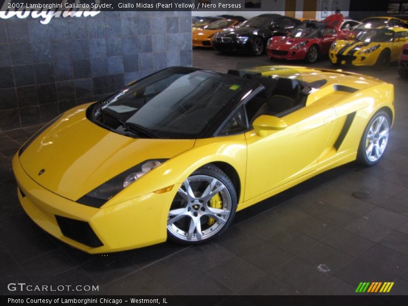 Front 3/4 View of 2007 Gallardo Spyder