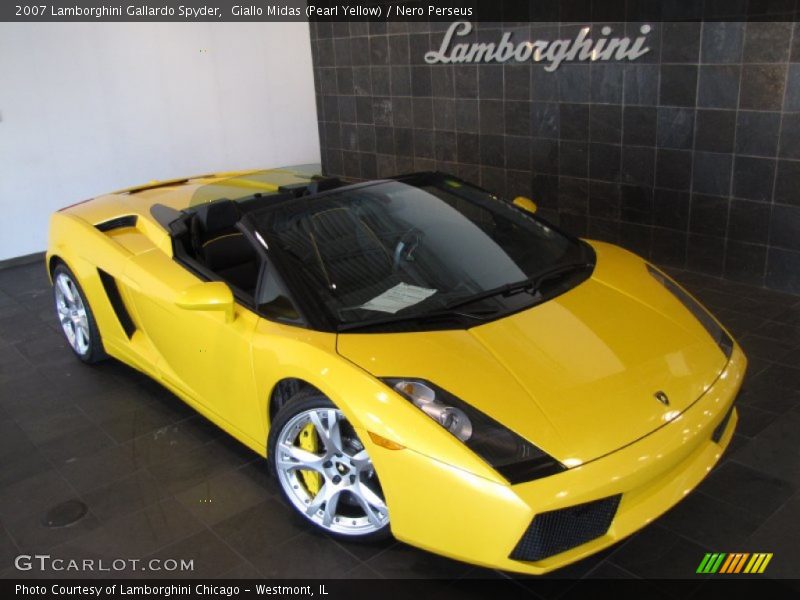 Front 3/4 View of 2007 Gallardo Spyder