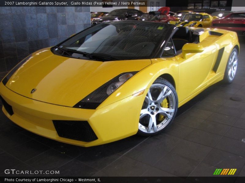 Front 3/4 View of 2007 Gallardo Spyder