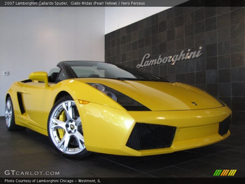 Front 3/4 View of 2007 Gallardo Spyder