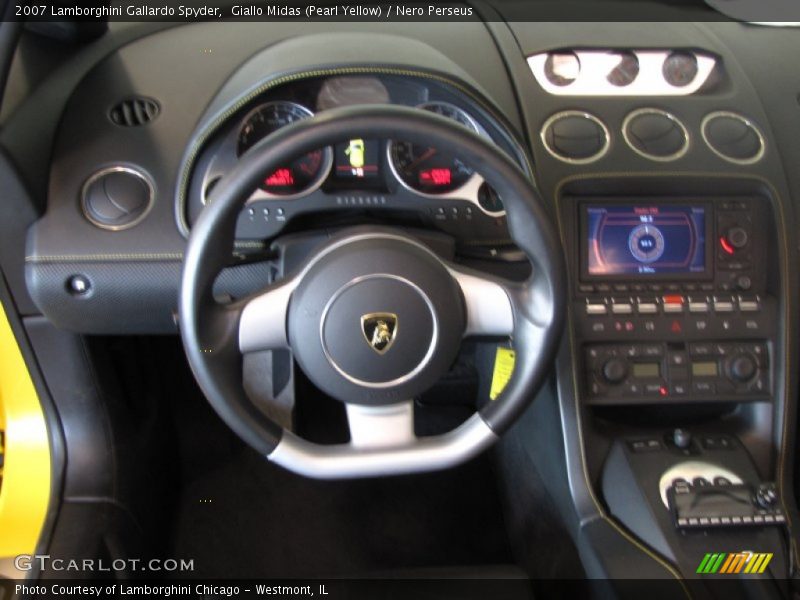 Dashboard of 2007 Gallardo Spyder