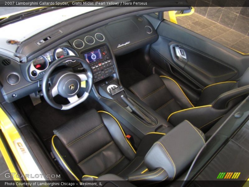  2007 Gallardo Spyder Nero Perseus Interior