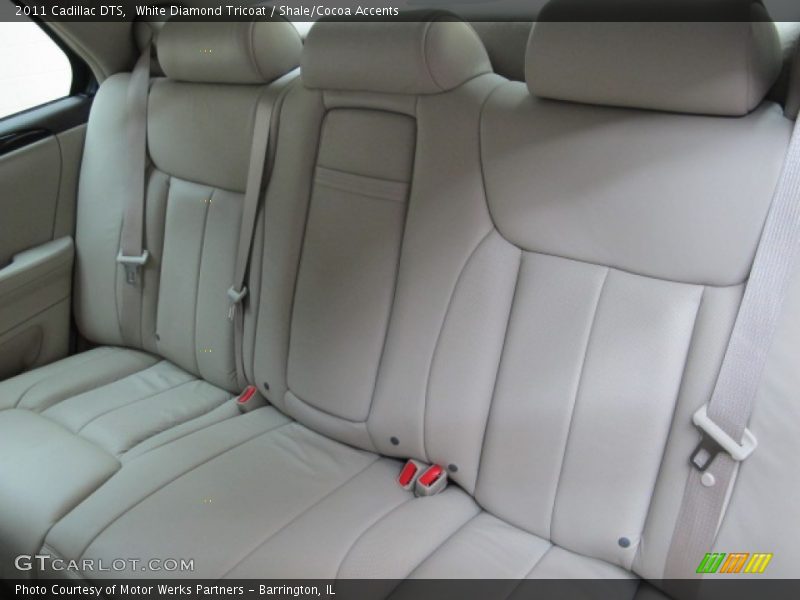 White Diamond Tricoat / Shale/Cocoa Accents 2011 Cadillac DTS