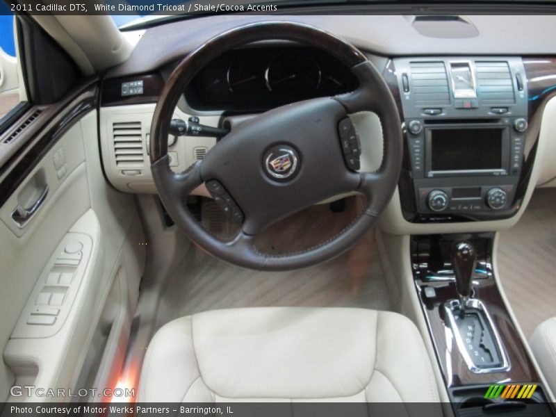 White Diamond Tricoat / Shale/Cocoa Accents 2011 Cadillac DTS