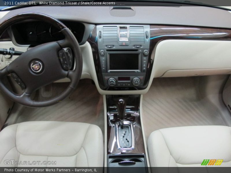 White Diamond Tricoat / Shale/Cocoa Accents 2011 Cadillac DTS