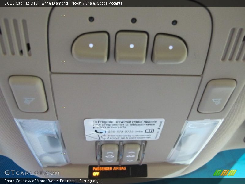 White Diamond Tricoat / Shale/Cocoa Accents 2011 Cadillac DTS
