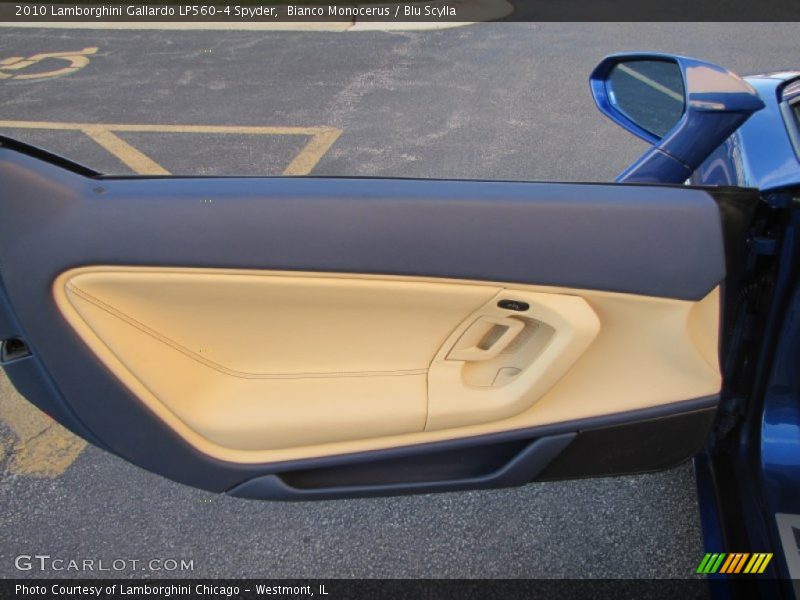 Door Panel of 2010 Gallardo LP560-4 Spyder
