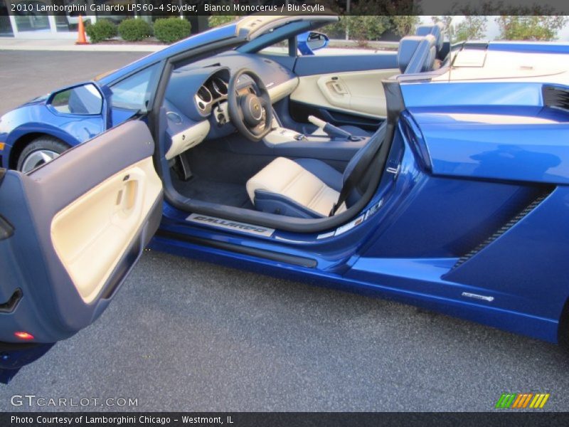  2010 Gallardo LP560-4 Spyder Blu Scylla Interior